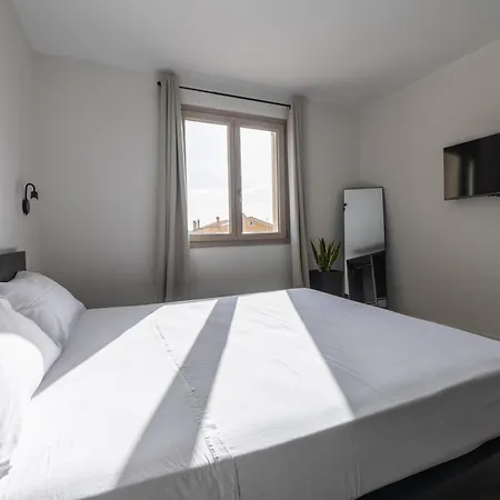 Relax - E Con Giardino Apartman