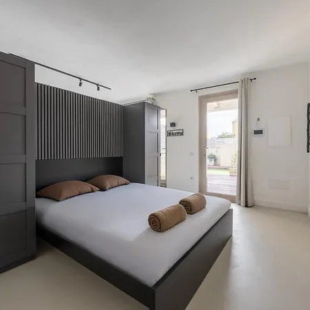 Relax - E Con Giardino Apartman *